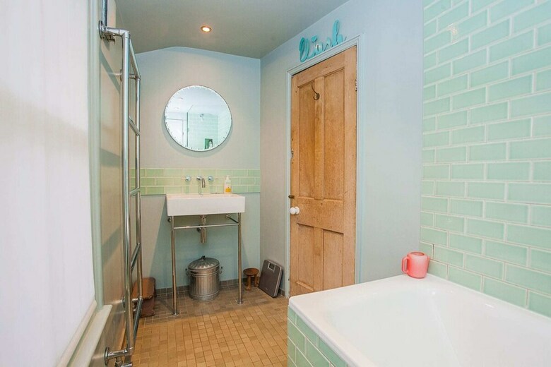 Stunning Stylish 3 Bed House In Fantastic Location