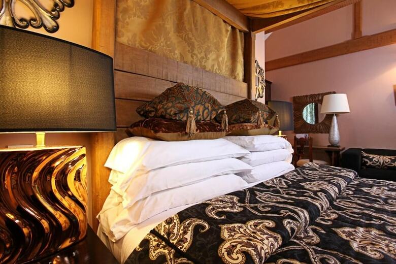 Cornfields Hotel & Restaurant