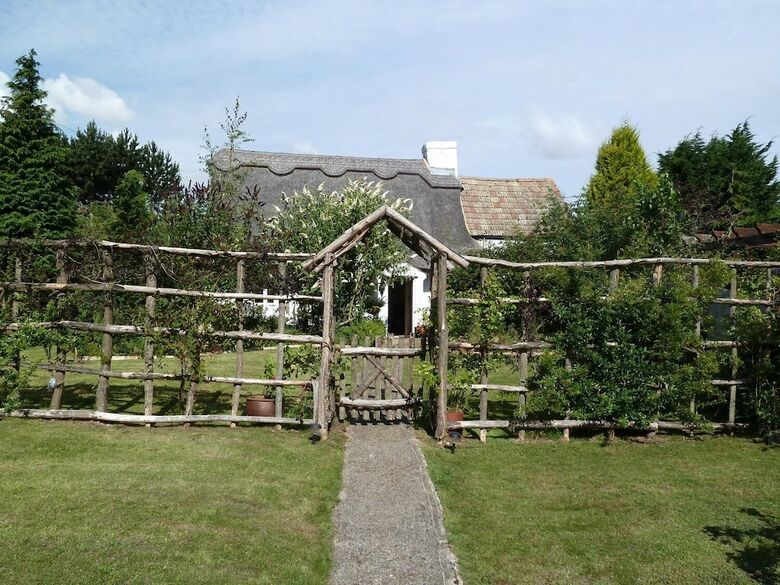 Cornfields Hotel & Restaurant