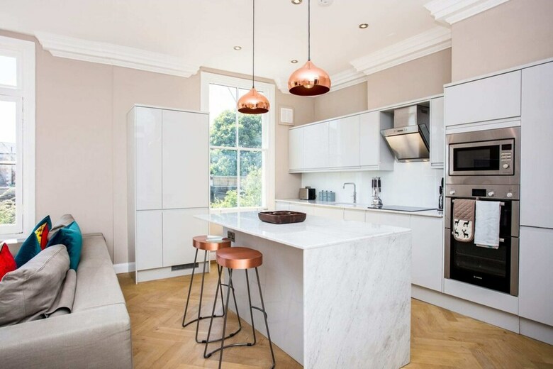 Bright, Vibrant 1 Bd Apartment In Sth Hampstead!