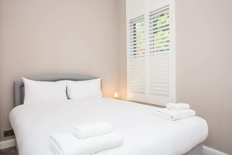 Bright, Vibrant 1 Bd Apartment In Sth Hampstead!