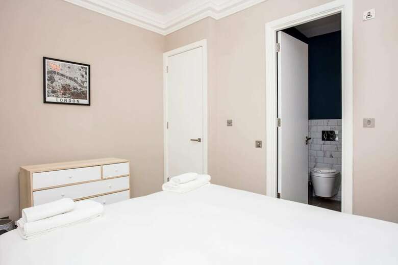 Bright, Vibrant 1 Bd Apartment In Sth Hampstead!