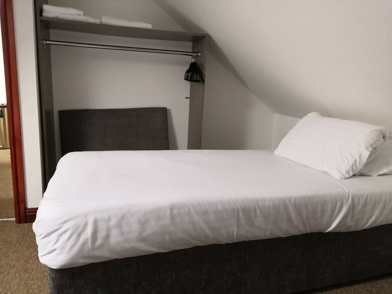 Kirks Korner Hotel