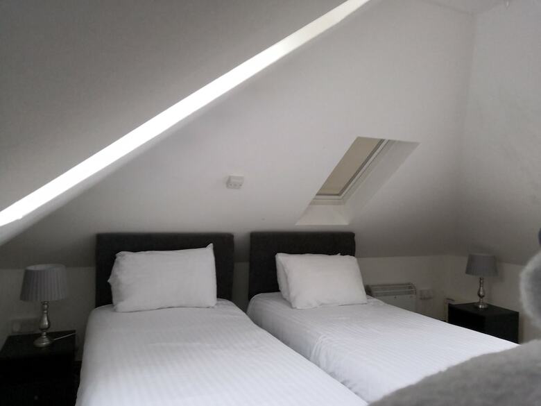 Kirks Korner Hotel