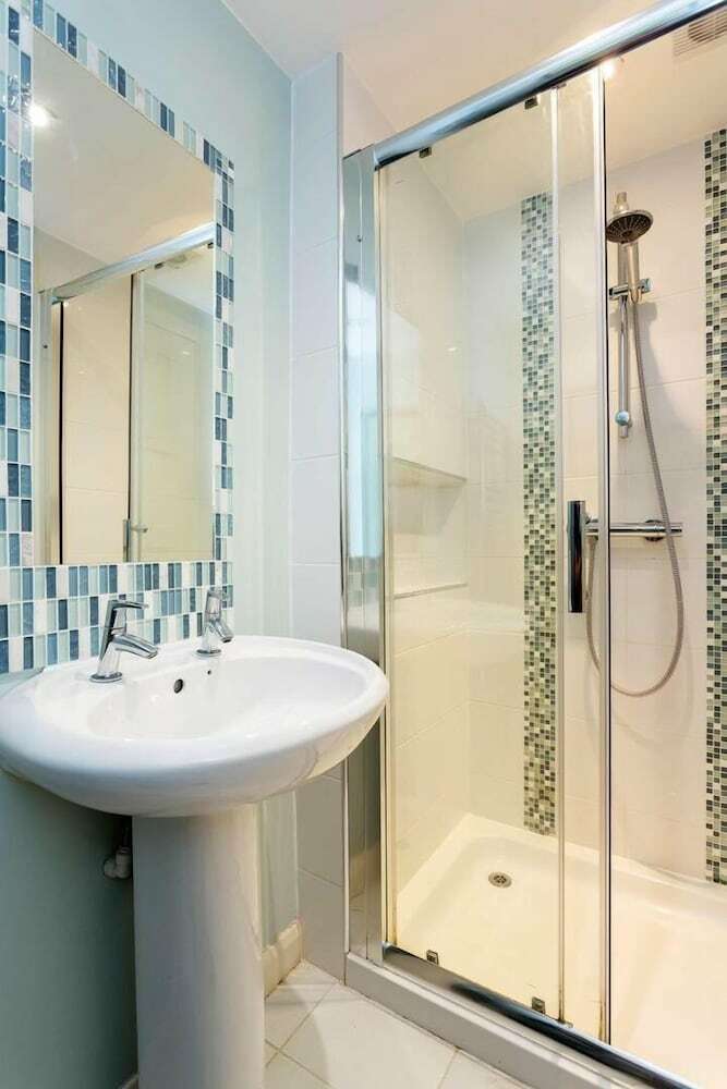 Veeve - Clapham Garden