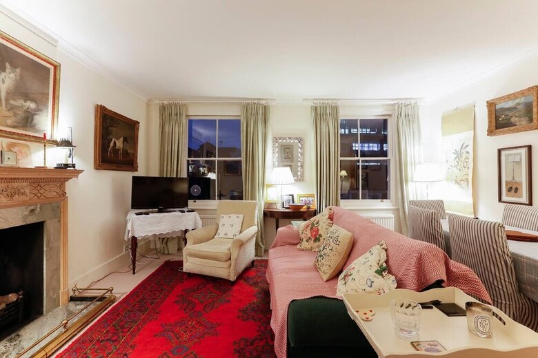 Attractive Chelsea Apartment Sleeps 4