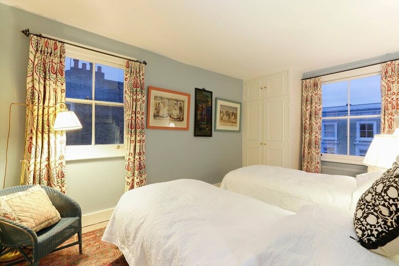 Attractive Chelsea Apartment Sleeps 4