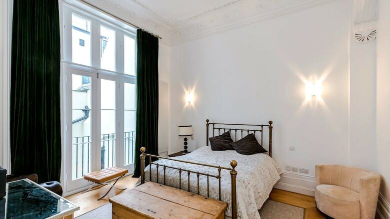 The Spacious Cleveland Square Apartment