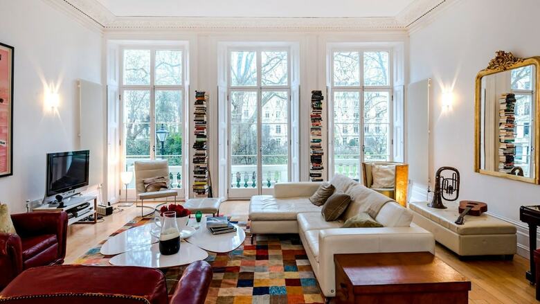 The Spacious Cleveland Square Apartment