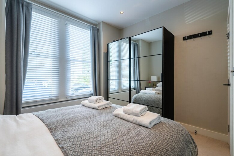 Stylish Fulham Home Close To The River Thames