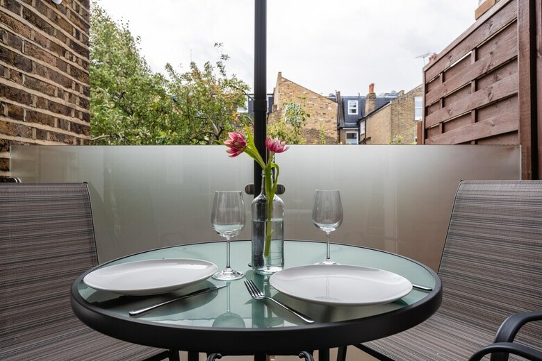 Stylish Fulham Home Close To The River Thames