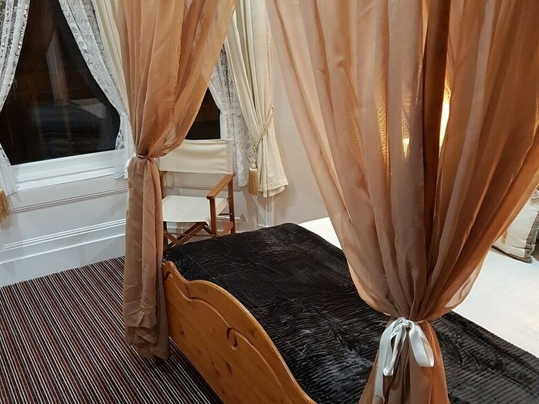 Rock Dene Hotel