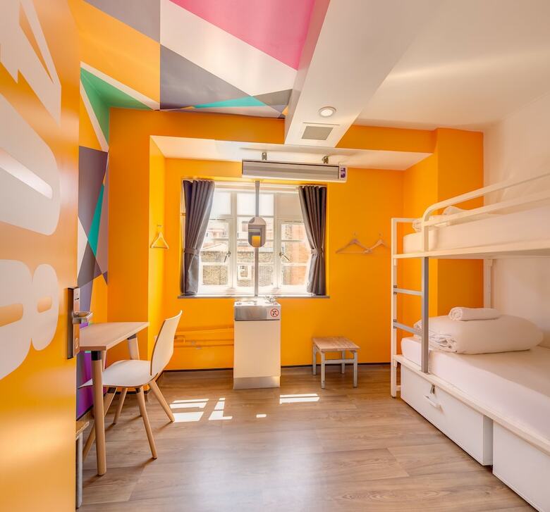 Hostal Generator London