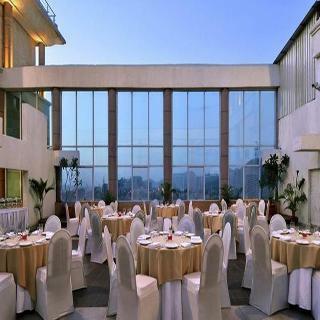 Hotel Majestic Court Sarovar Portico