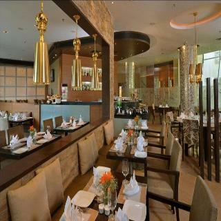 Hotel Majestic Court Sarovar Portico