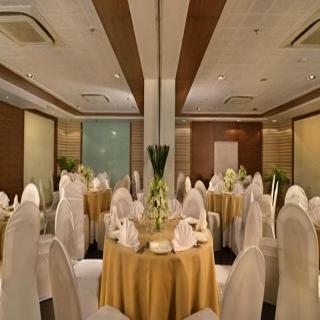 Hotel Majestic Court Sarovar Portico