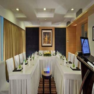Hotel Majestic Court Sarovar Portico