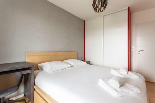 Apartamento Le Mermoz - Spacieux 2 Chambres Avec Grand Balcon