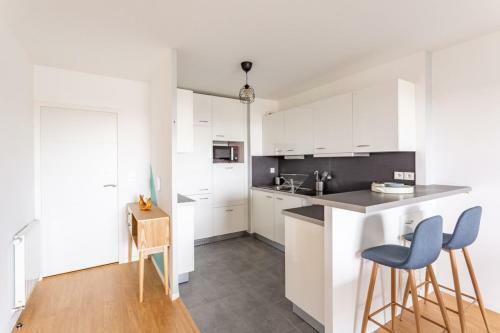 Apartamento Le Mermoz - Spacieux 2 Chambres Avec Grand Balcon