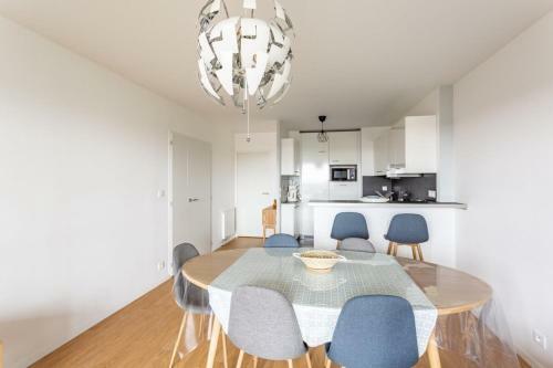 Apartamento Le Mermoz - Spacieux 2 Chambres Avec Grand Balcon