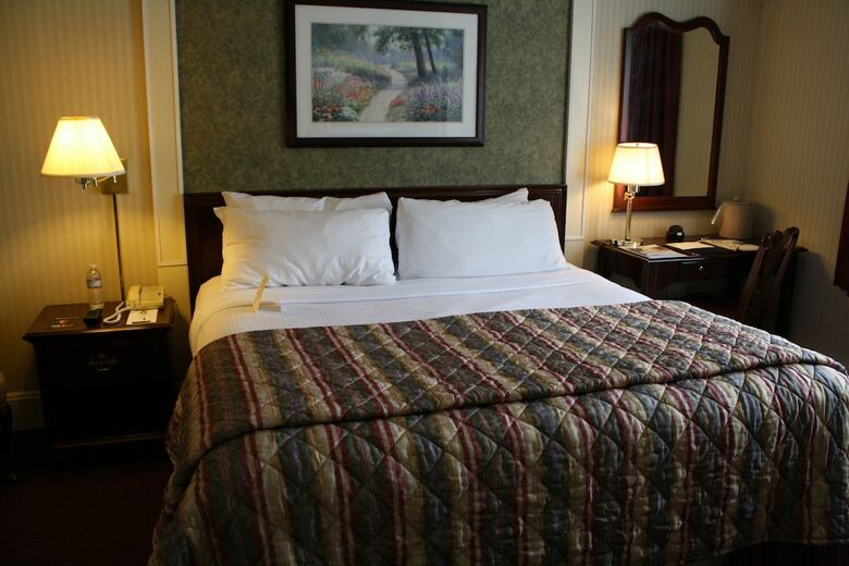 The Grand Summit Hotel