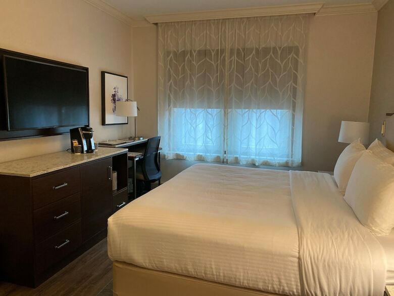 The Grand Summit Hotel
