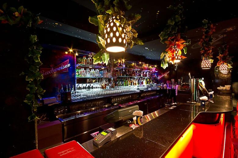 Avenue Hotel