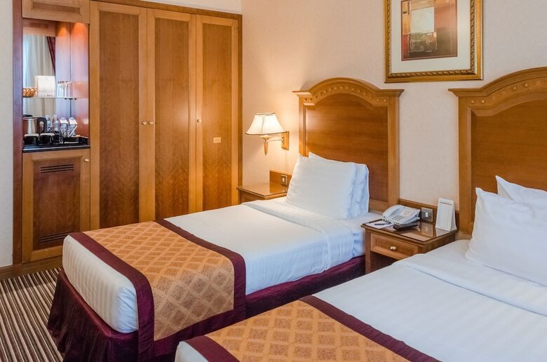 Avenue Hotel