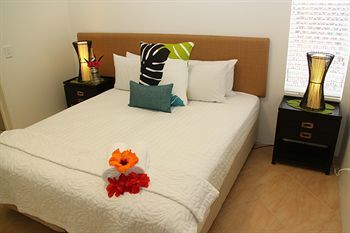 Aparthotel Moana Sands Beachfront Hotel & Villas