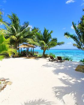 Aparthotel Moana Sands Beachfront Hotel & Villas