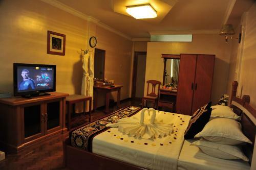 Golden City Crown Hotel