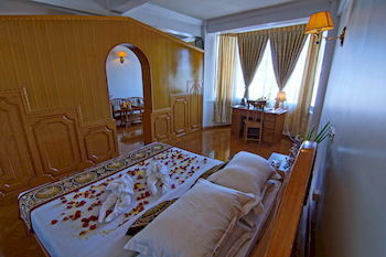 Hotel Mandalay