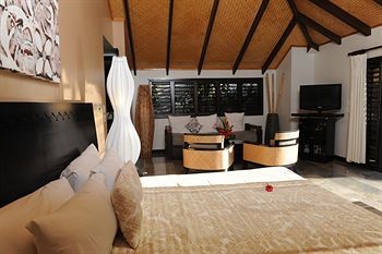 Hotel Crown Beach Resort & Spa