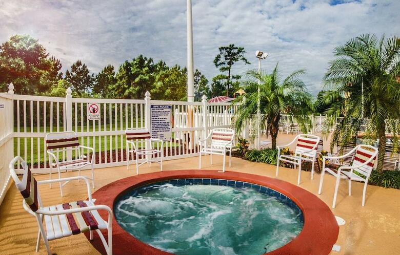 Parc Corniche Condominium Suite Hotel