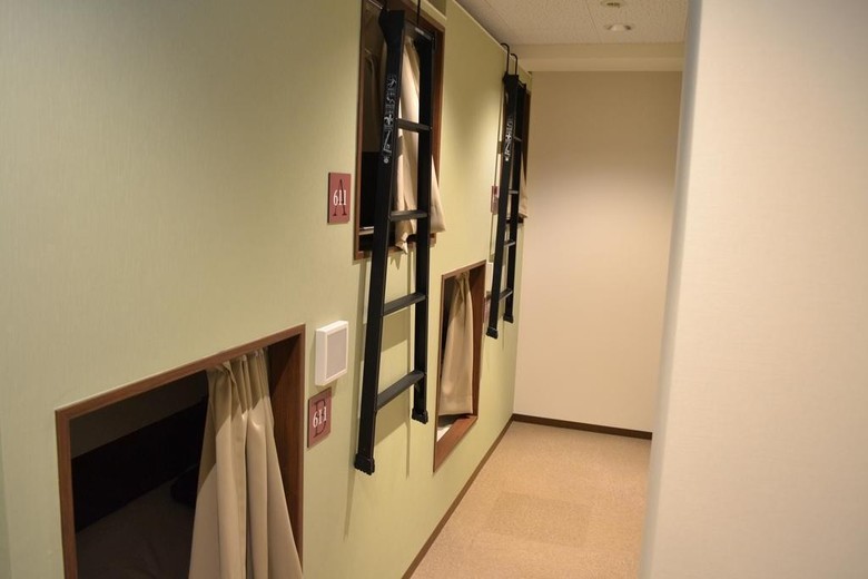 1980 Yen Hotel
