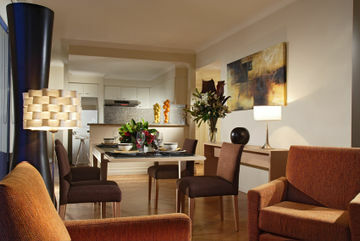 Hotel Seasons Harbour Plaza
