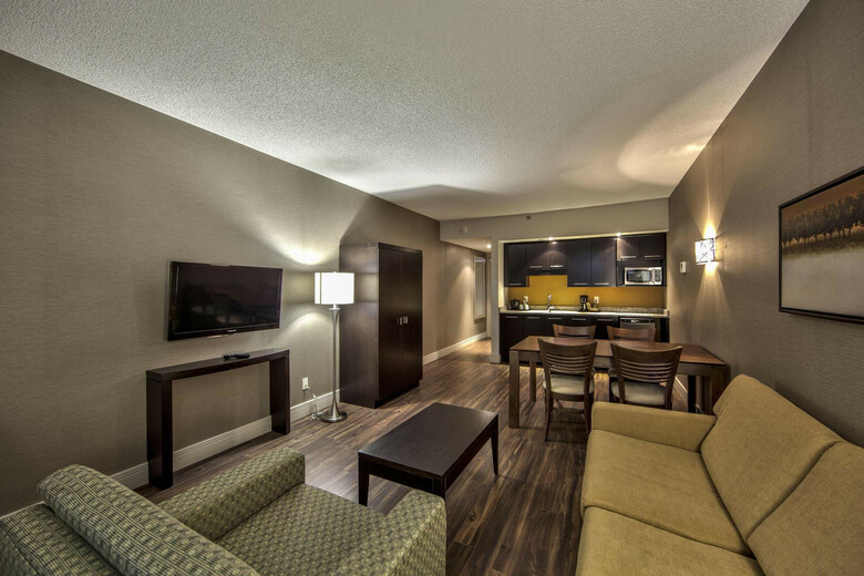 Hotel Holiday Inn Montreal Airport