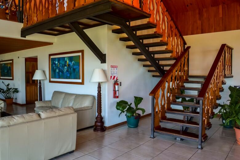 Hotel Ficus Sunset Suites