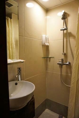 Lander Hotel Prince Edward