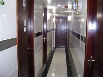 Hostal Canadian Hostel