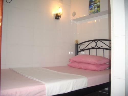 Hostal Maple Leaf Guest House