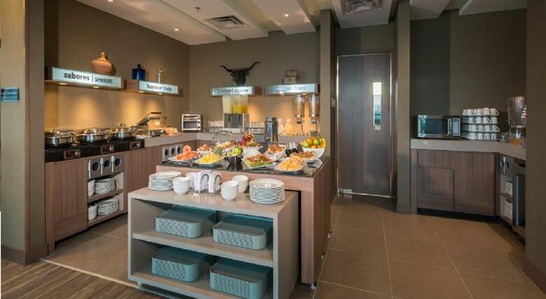 Hotel Hampton By Hilton Yopal