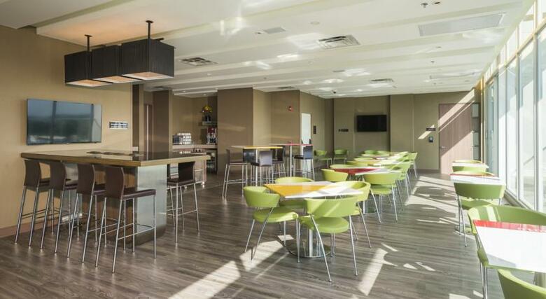 Hotel Hampton By Hilton Yopal