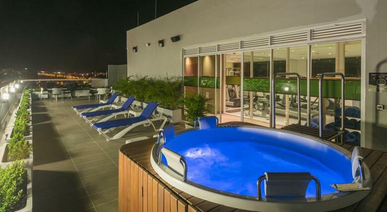 Hotel Hampton By Hilton Yopal