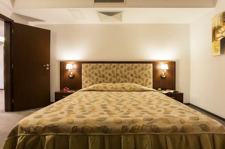 Earth & People Hotel & Spa