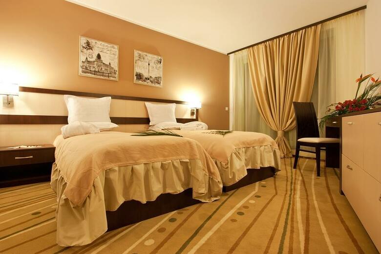 Earth & People Hotel & Spa