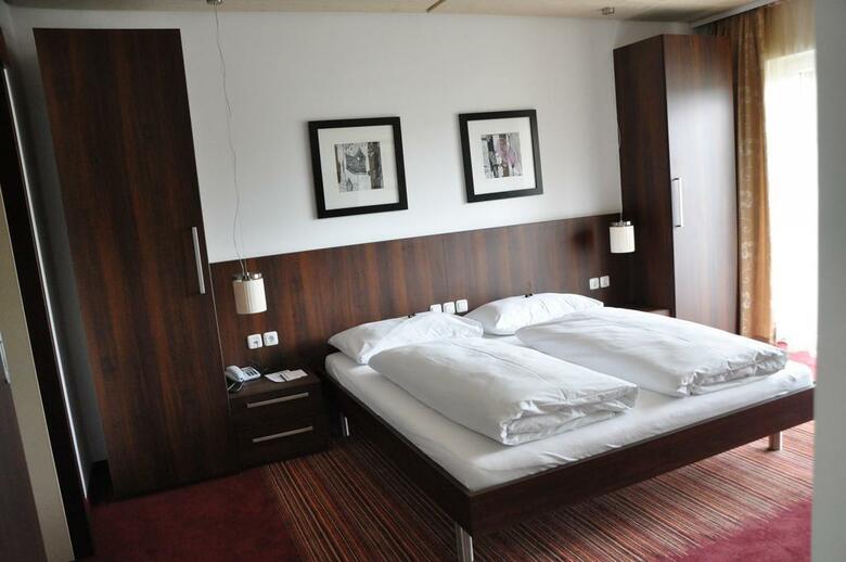 Hotel Educare
