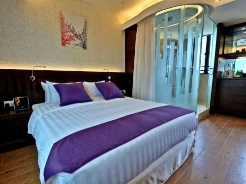 The Bauhinia Hotel - Tsim Sha Tsui