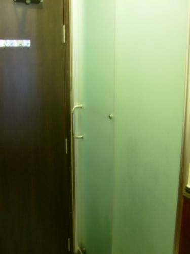 Hostal Oriental Pearl Budget Hotel
