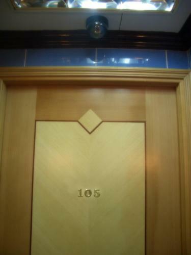 Hostal Oriental Pearl Budget Hotel